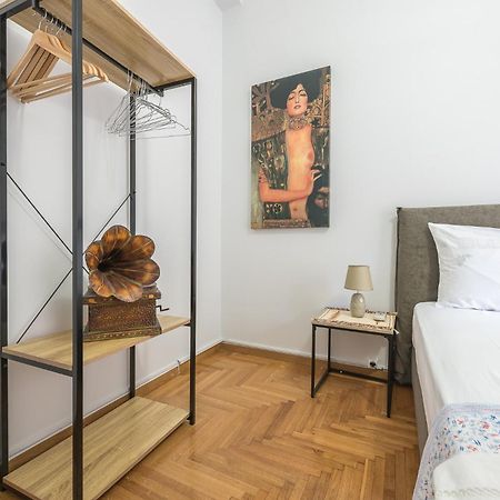 Ferienwohnung Andromar In The Heart Of Kolonaki Athen Exterior foto